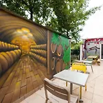 מלון Ibis Lyon Est 3*