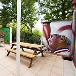 Ibis Lyon Est ברון