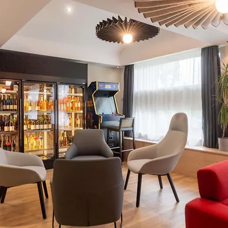 Ibis Lyon Est 3*