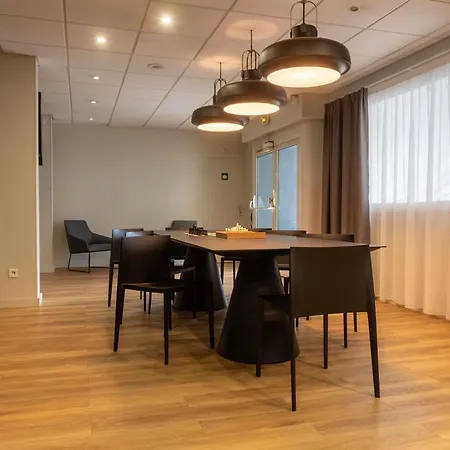 Ibis Lyon Est 3*