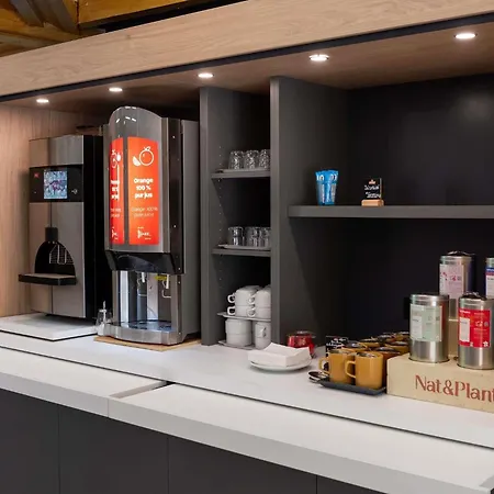 Ibis Lyon Est 3*