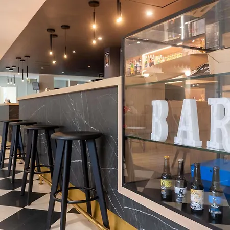 Ibis Lyon Est 3* Bron