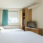 Ibis Lyon Est 3*