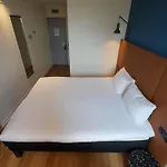 ホテル Ibis Lyon Est ブロン