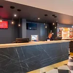 Ibis Lyon Est Otel Bron
