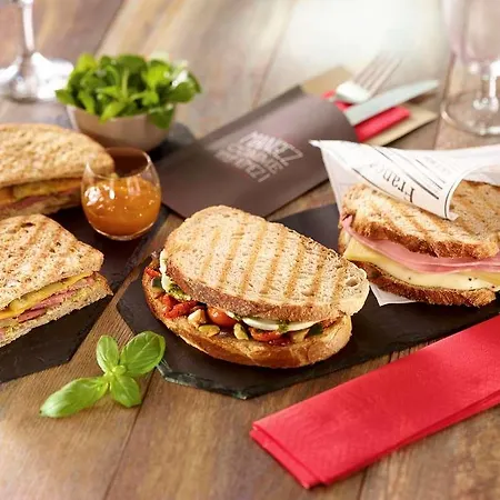 Ibis Lyon Est 3*