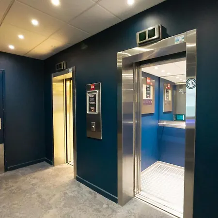 Отель Ibis Lyon Est 3*
