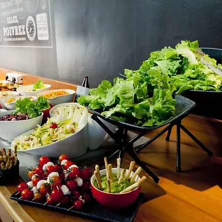 Ibis Lyon Est Hotel 3*