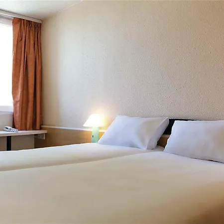Ibis Lyon Est 3* Bron