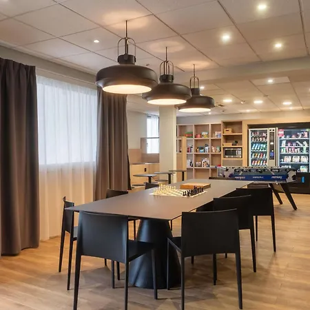 Ibis Lyon Est Otel Bron
