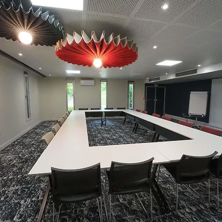 Ibis Lyon Est 3*