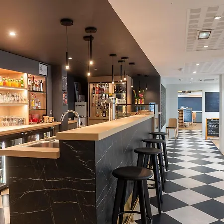 Ibis Lyon Est Hotel