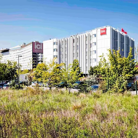 Ibis Lyon Est Отель Брон