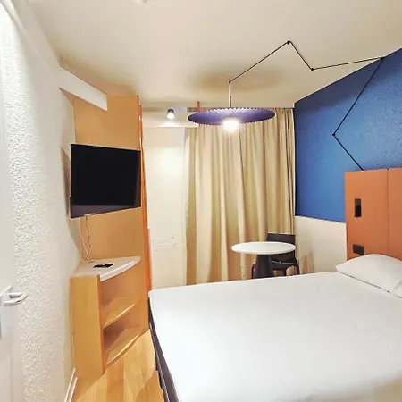 Ibis Lyon Est Hotel Bron