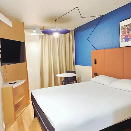 Ibis Lyon Est فندق بْرو