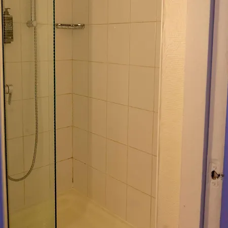 Ibis Lyon Est 3*