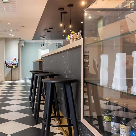 Ibis Lyon Est 3*