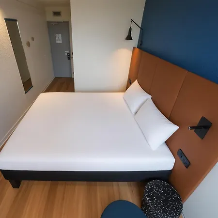 Ibis Lyon Est 호텔 브론