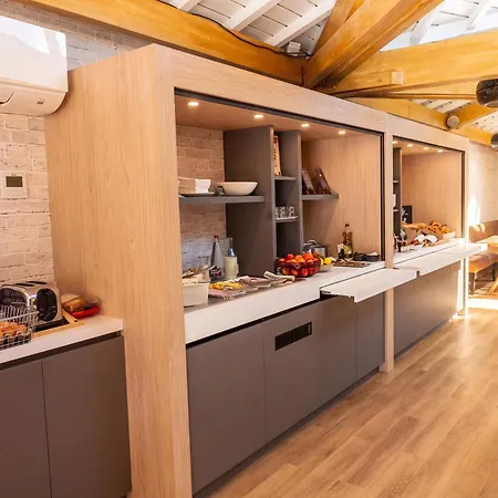 Ibis Lyon Est Szálloda Bron