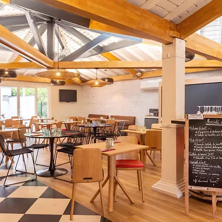 Ibis Lyon Est Szálloda Bron