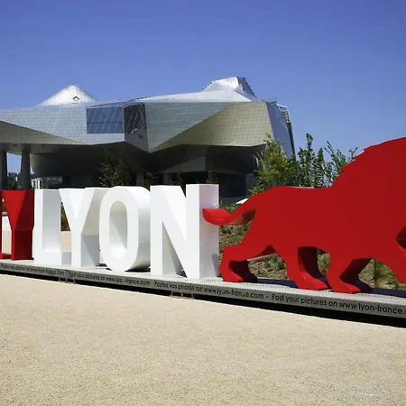 Hotel Ibis Lyon Est Bron