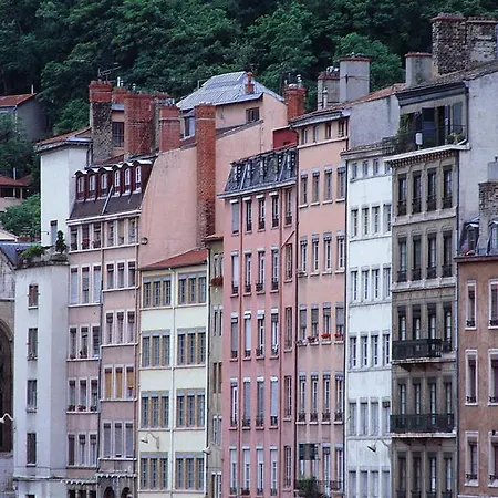 فندق Ibis Lyon Est
