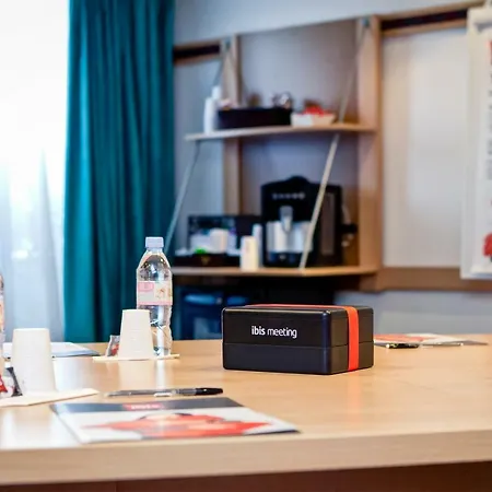 Ibis Lyon Est 3*