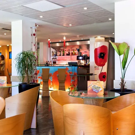 Ibis Lyon Est Bron