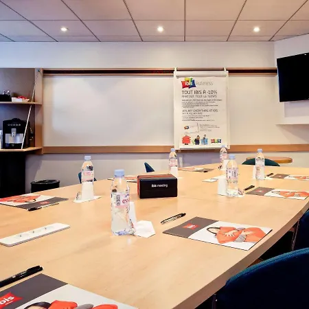 Ibis Lyon Est 3* Bron
