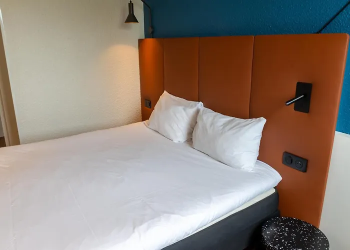Ibis Lyon Est Bron