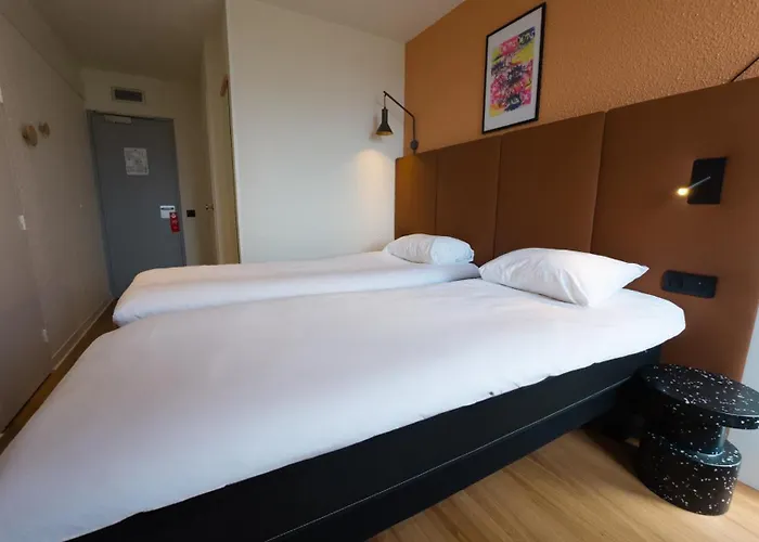 Ibis Lyon Est Bron
