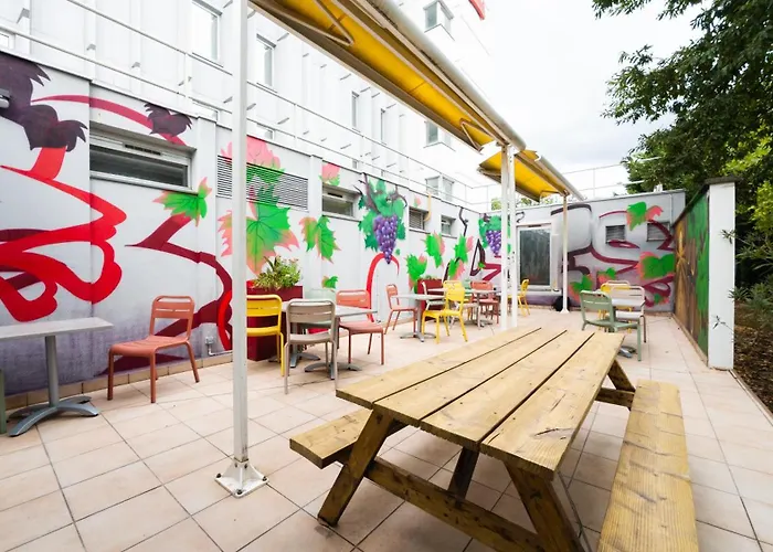 Ibis Lyon Est 3* Bron