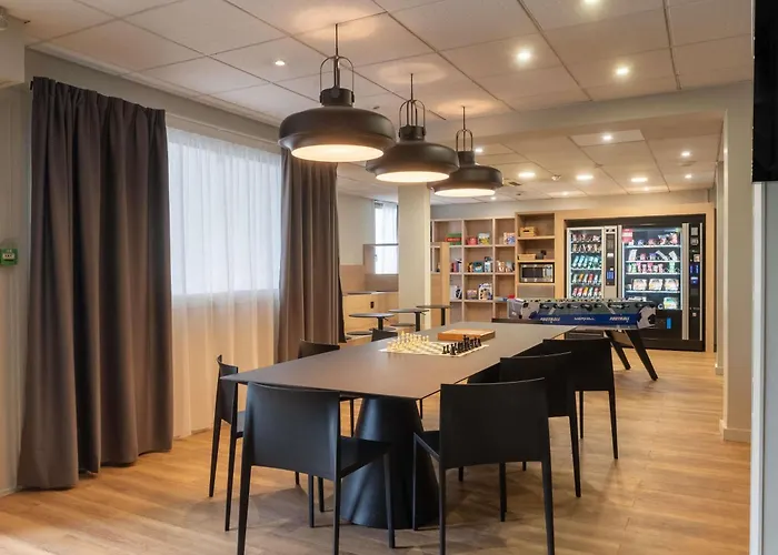 Ibis Lyon Est Hotel Bron