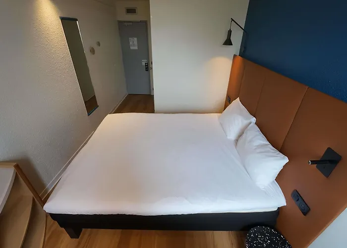 Hotel Ibis Lyon Est Bron