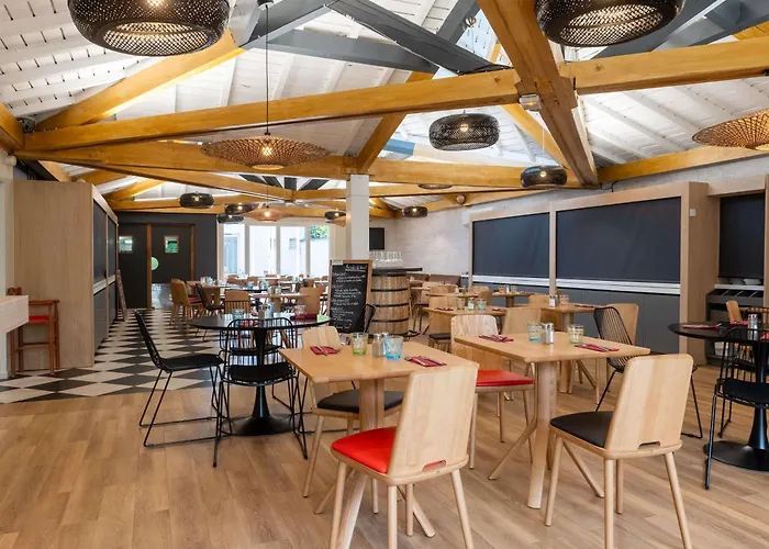 Ibis Lyon Est Hotel 3*