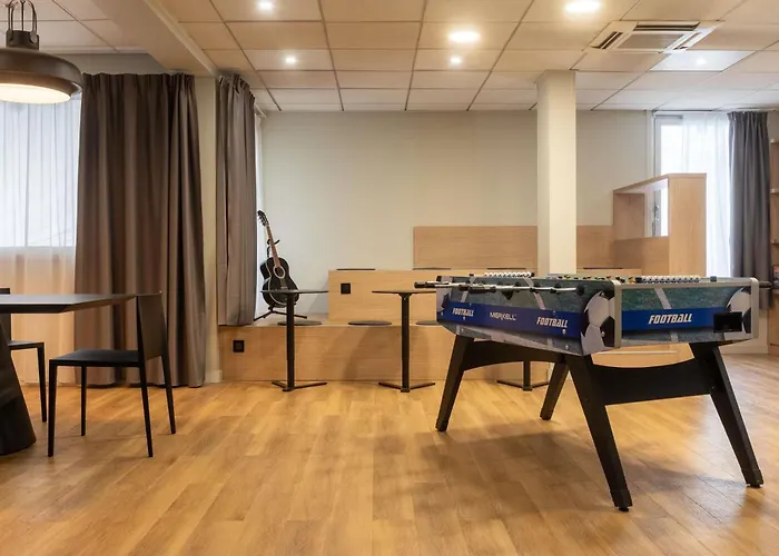Hotel Ibis Lyon Est Bron