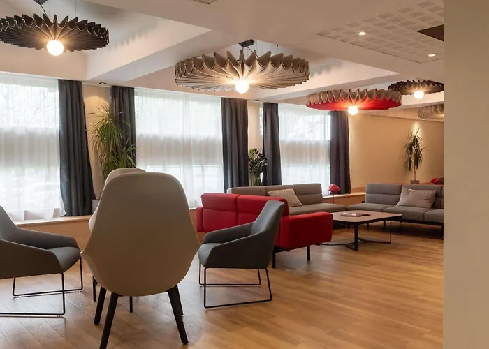 Ibis Lyon Est Hotel Bron