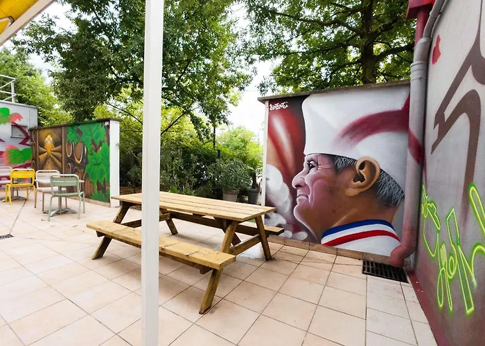 Ibis Lyon Est Bron