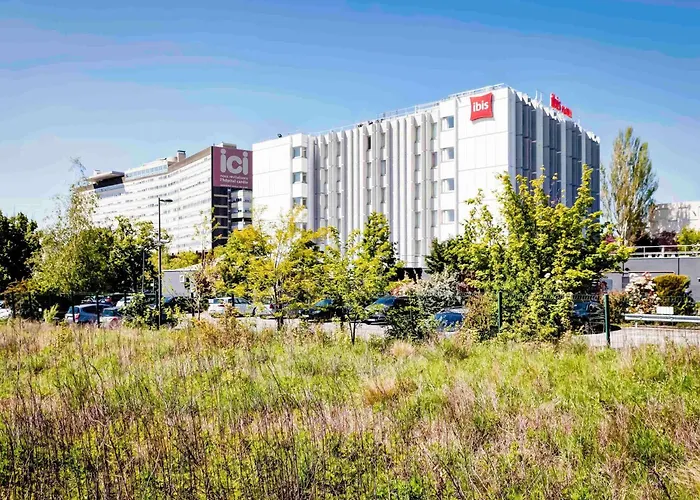 Ibis Lyon Est Hotel Bron