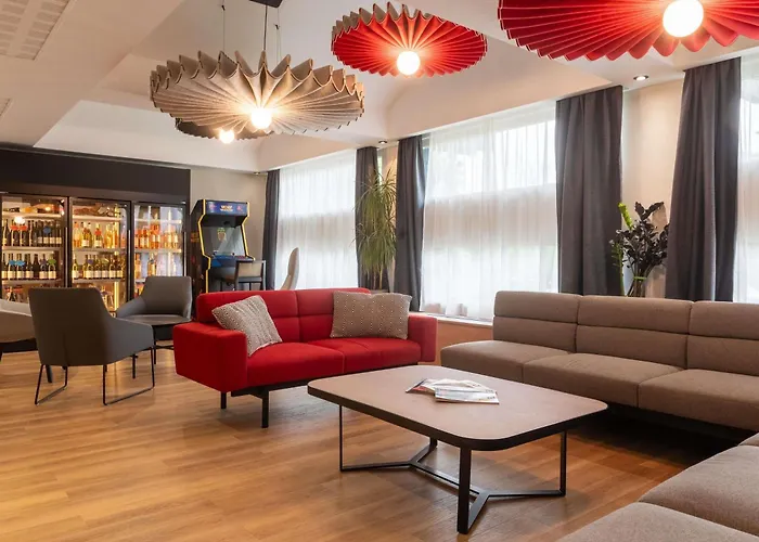 Ibis Lyon Est 3*