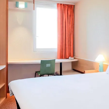 Ibis Lyon Est Hotel Bron