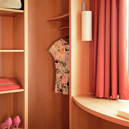 Ibis Lyon Est Bron