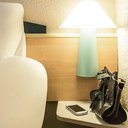 Ibis Lyon Est Bron