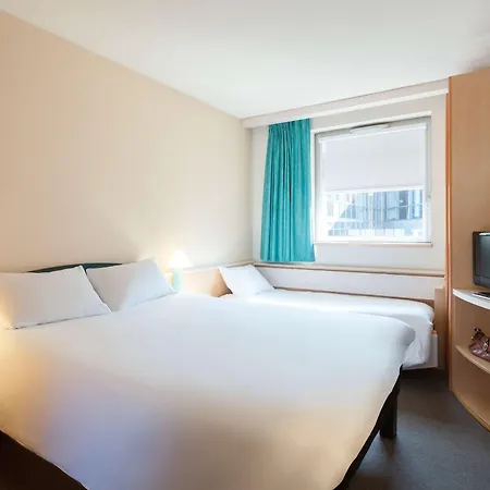 Ibis Lyon Est 3*