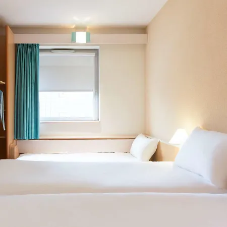 Ibis Lyon Est Bron